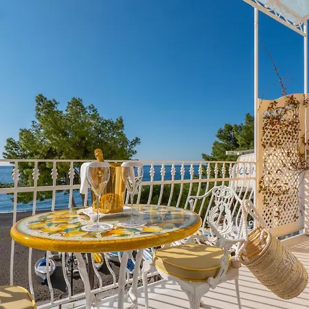 La Sirenetta Luxury Couette-café